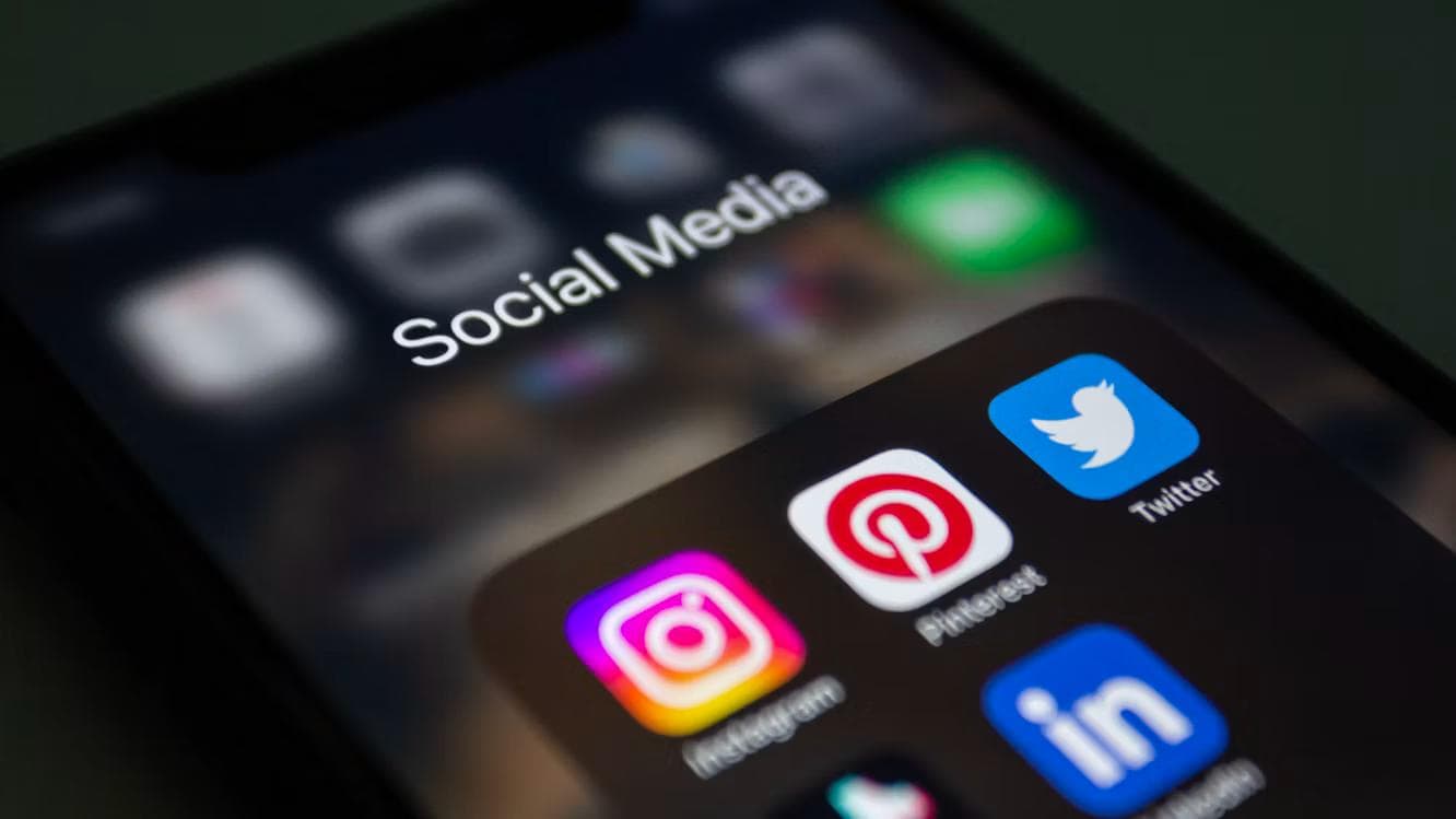 celular com redes sociais